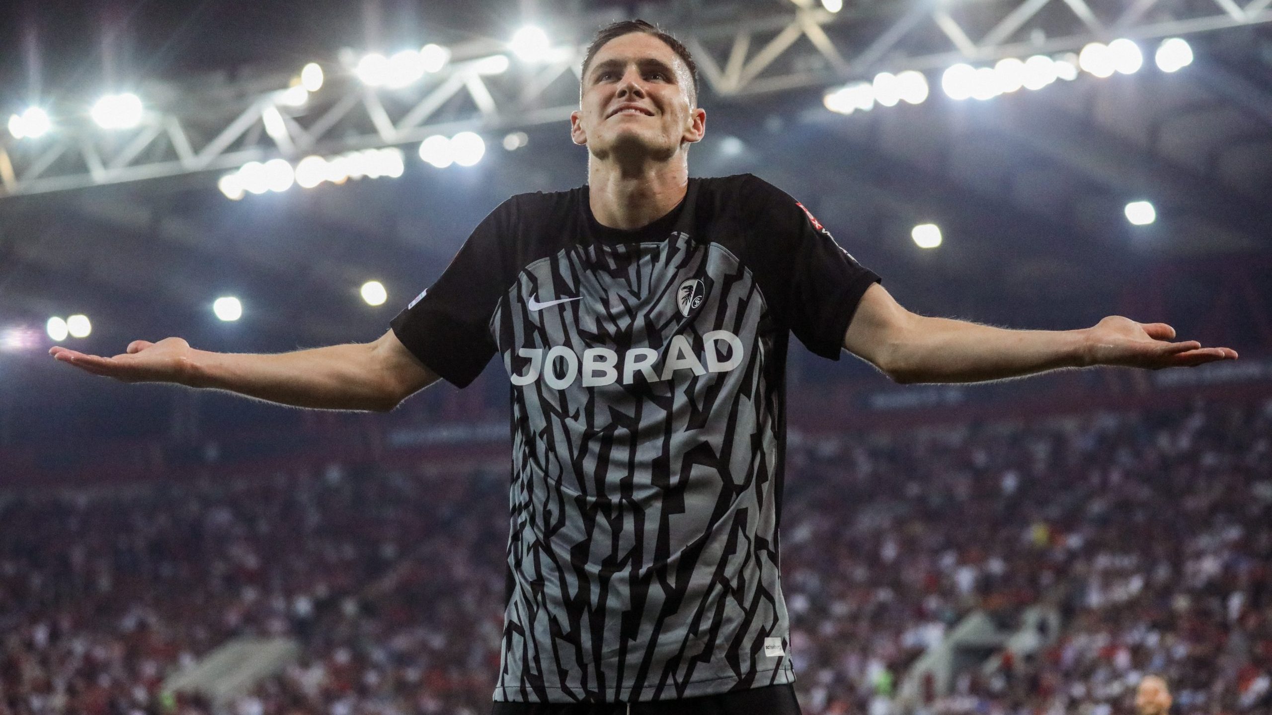 EL/EKL: Sallai gólja is kellett a Freiburg nagy győzelméhez, a Klaksvík a Slovant is majdnem megviccelte - eredmények, videók