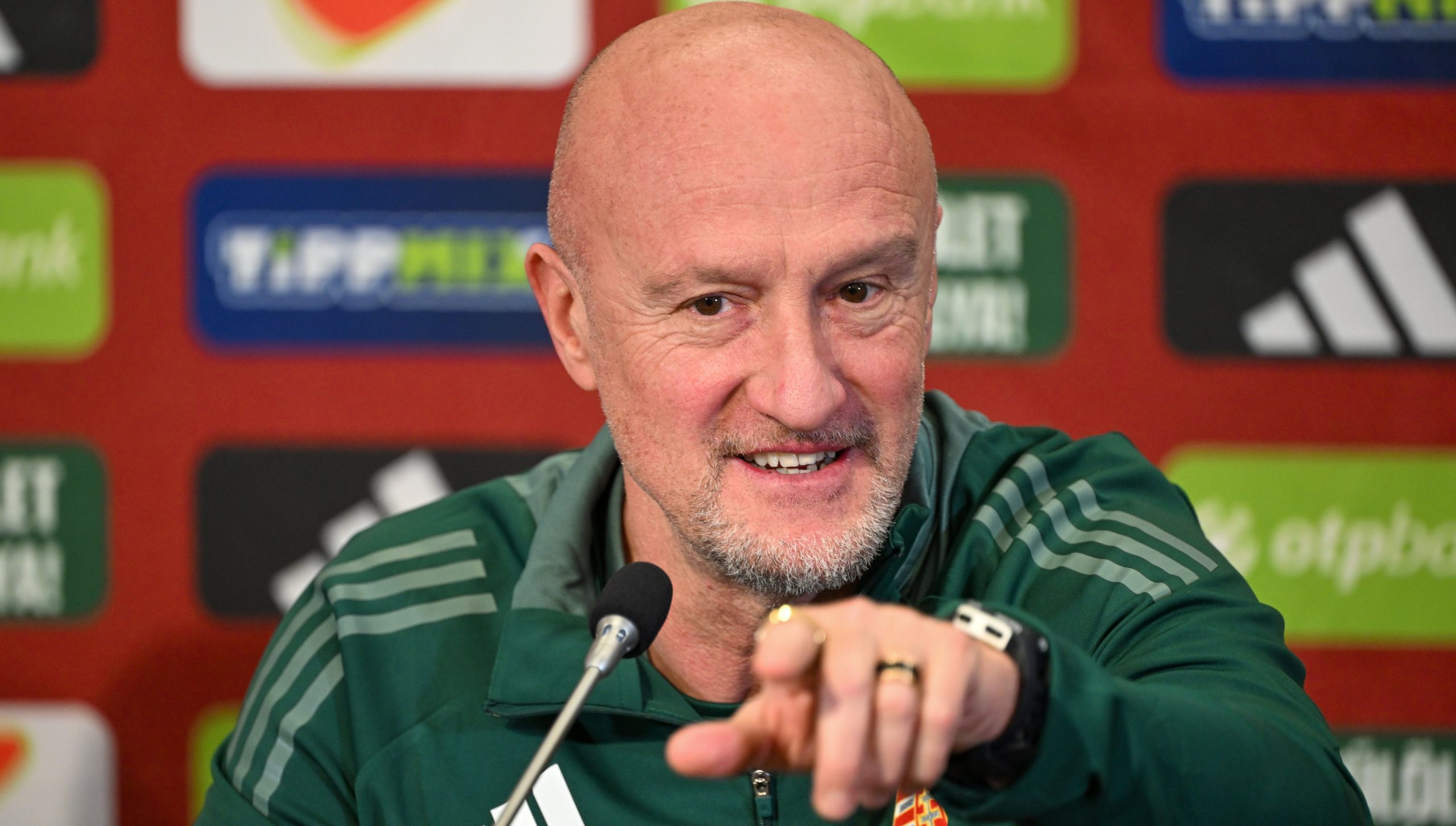 Marco Rossi családi fotóval köszöntötte a hölgyeket nőnapon