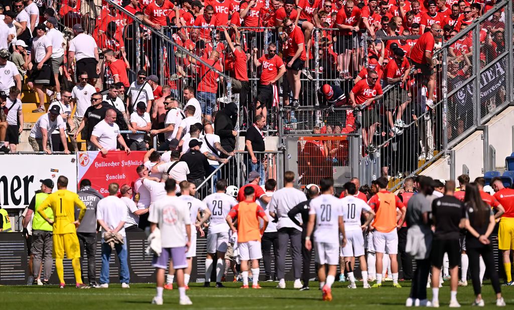 La estrella del Újpest, que se perdió el derbi contra Frady, lo pasó mal en Alemania – reportaje de prensa, vídeo