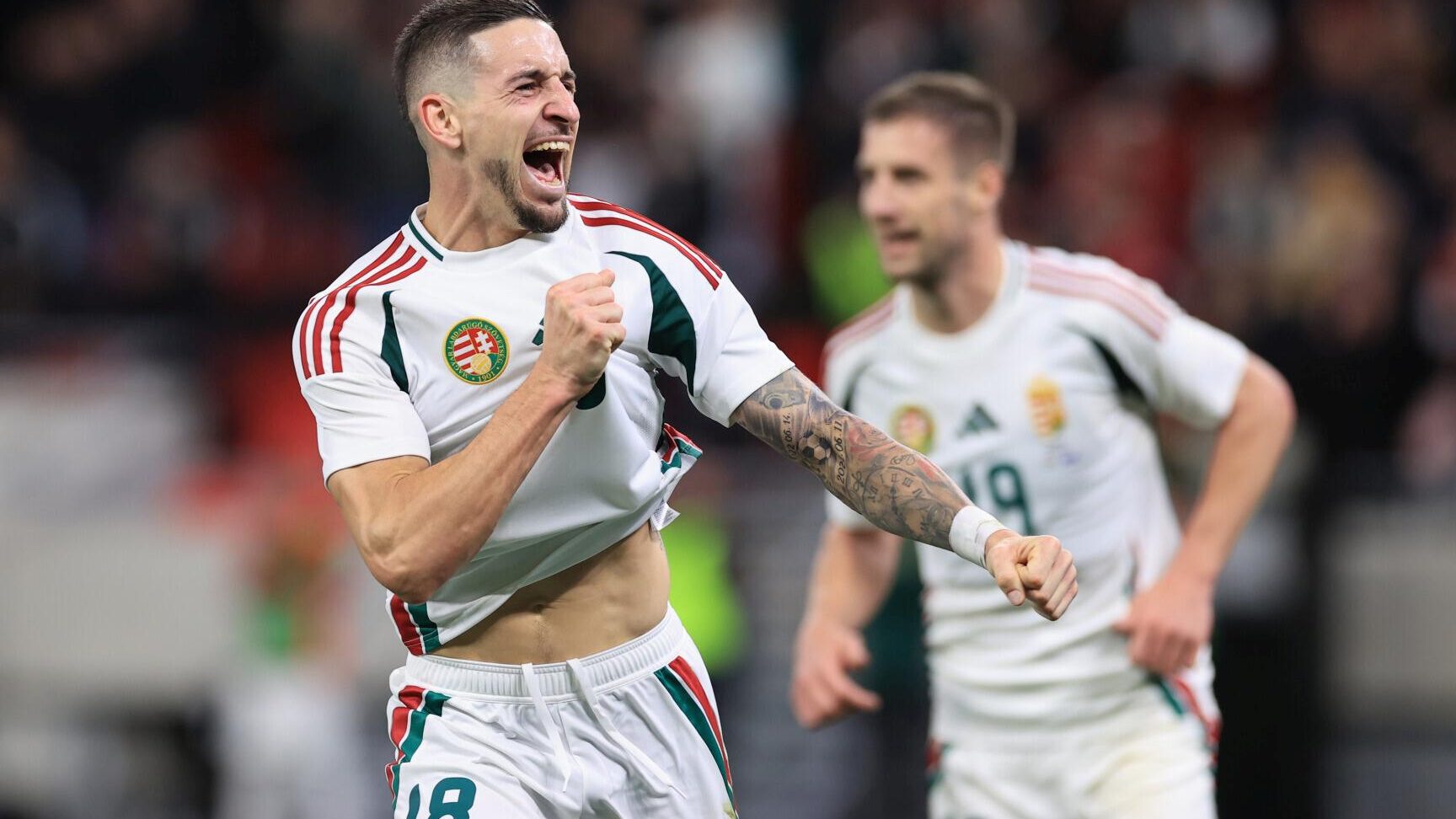 Borbélynak áll a magyar válogatott játékosa - videó