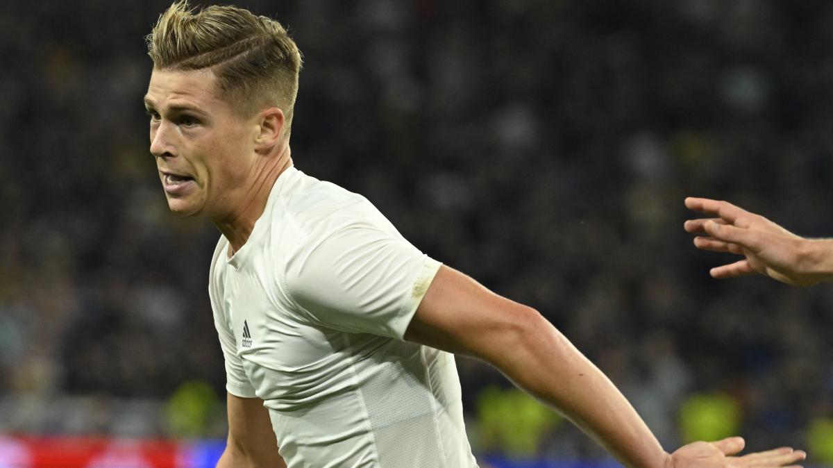 Csoboth Kevin eljegyezte párját Dubajban