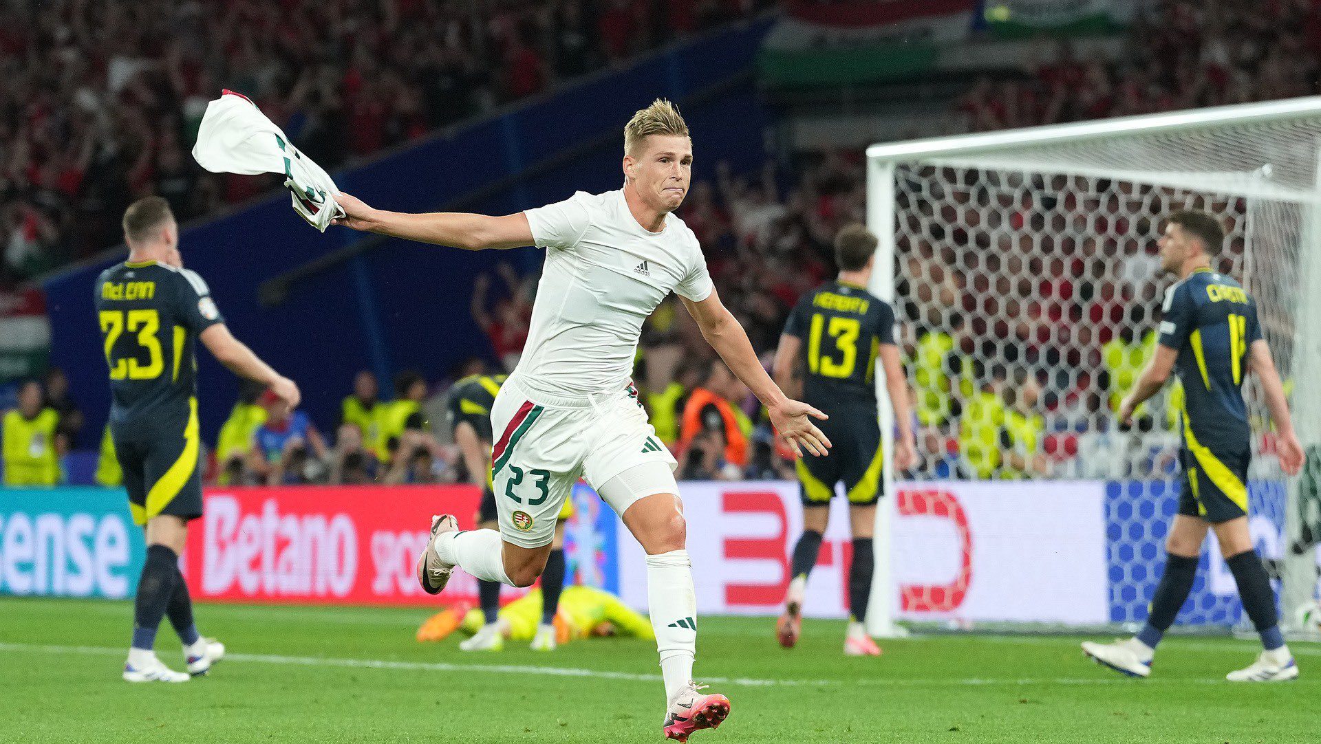 Mozgalmas napok elé nézhet Csoboth Kevin - a magyar támadó a távozás küszöbén áll