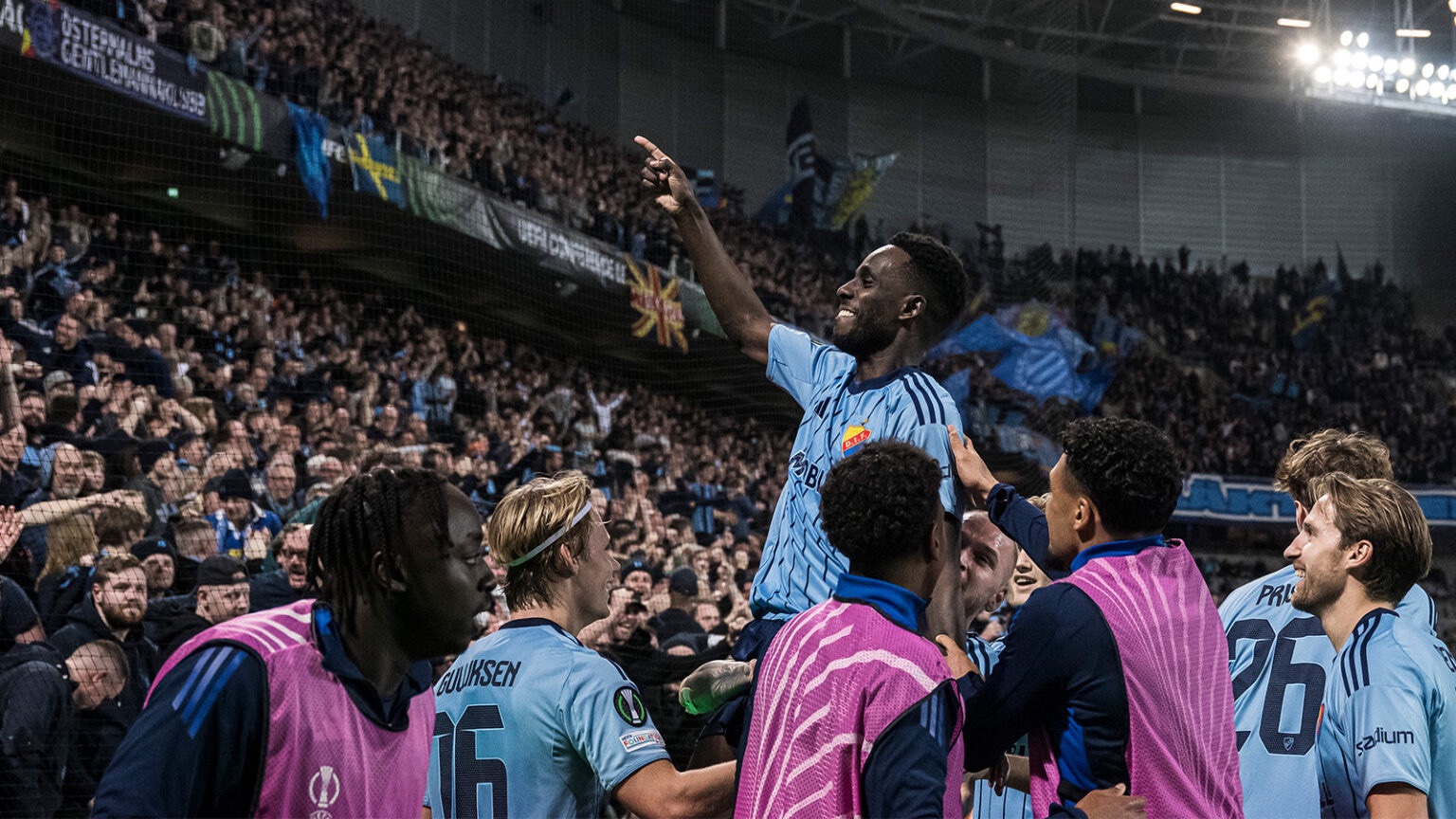 EL/KL: Sima vereséggel búcsúzott a Roma és az Ajax, Tokmac-show Stockholmban, Bolláék