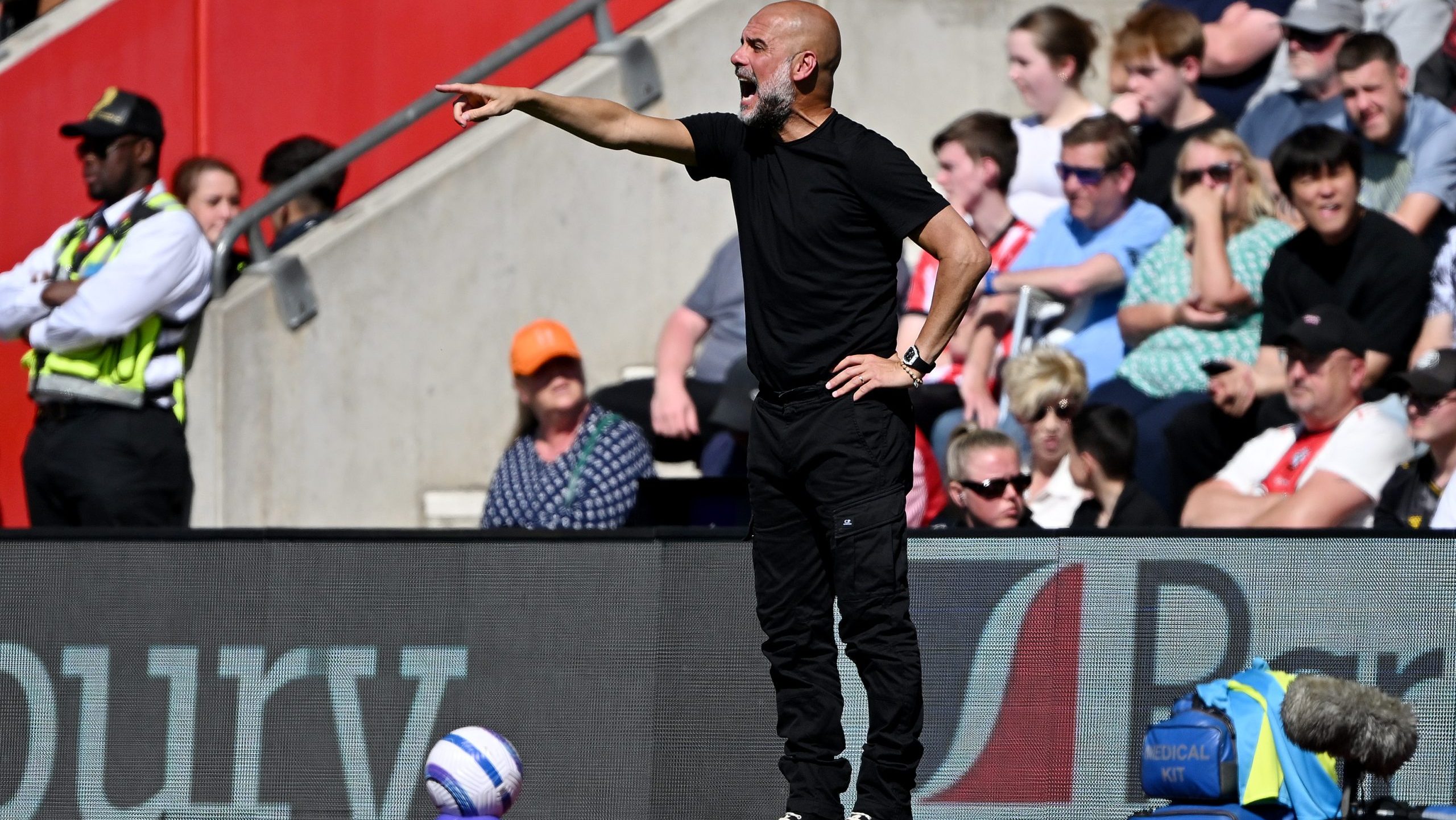 Guardiola és Maldini támaszthatja fel az olasz válogatottat, az MU megvette a Chelsea brazilját – napi vb-körkép és átigazolási hírek
