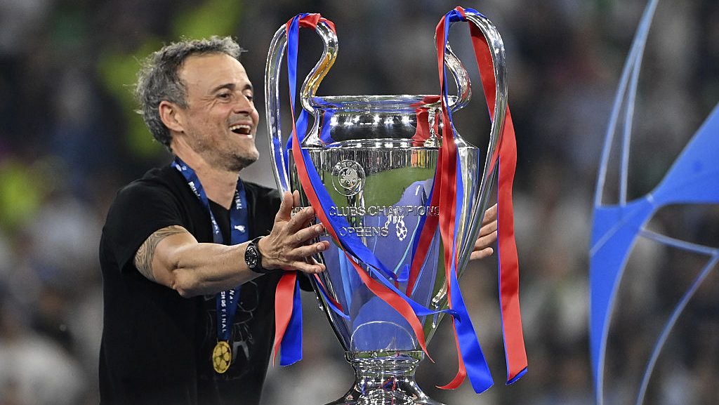 Könnyfakasztó módon ünnepelte a BL-győzelmet Luis Enrique és a PSG-ultrák - fotó
