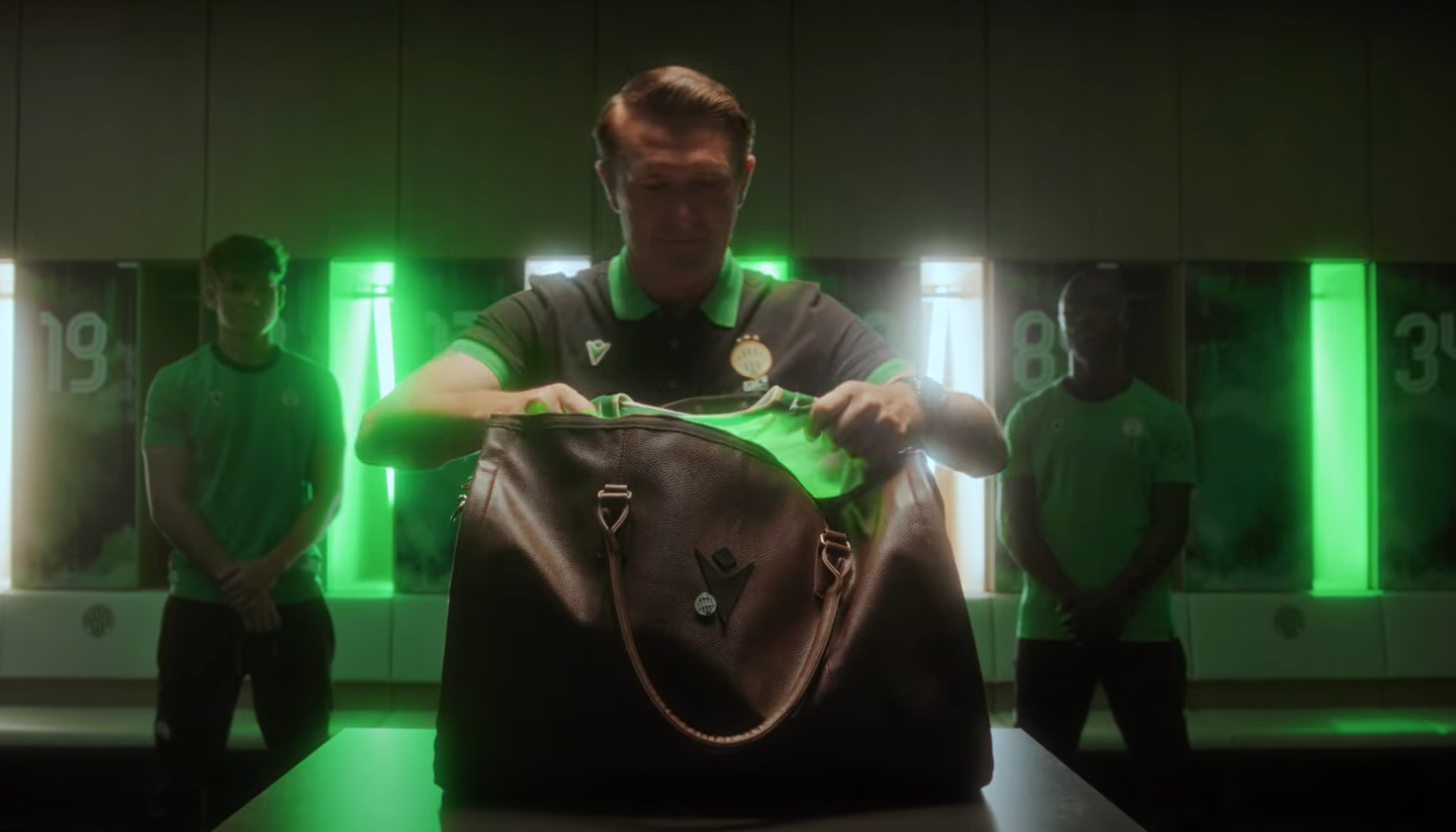 Megérkezett a Fradi új hazai meze: Egy világhírű magyar és "James Bond" is szerepel a bemutatóban - videó, fotó