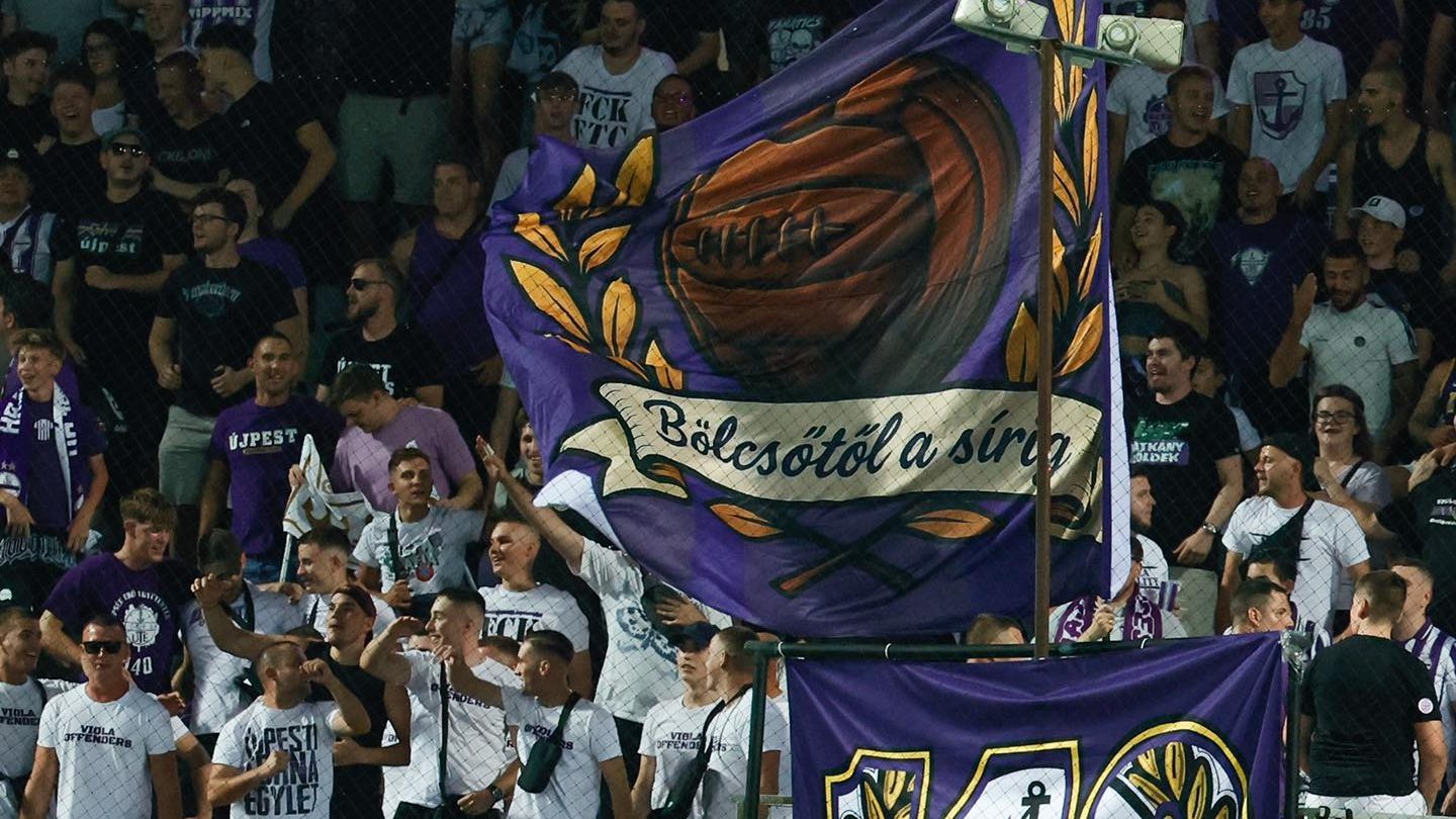 18+: Lincshangulat az Újpest kupakiesése után, a szurkolók odarendelték magukhoz a játékosokat - videó
