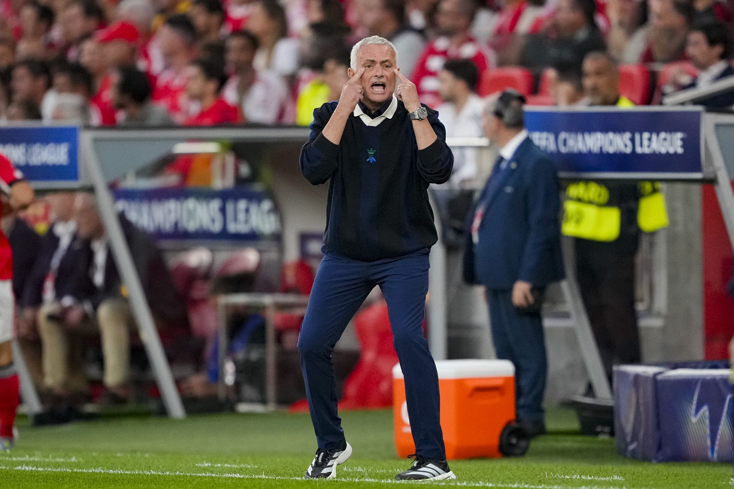 Mourinho ahhoz a csapathoz igazolhat, amelyik miatt kirúgták; Amorim kritikus meccsek előtt áll - külföldi körkép