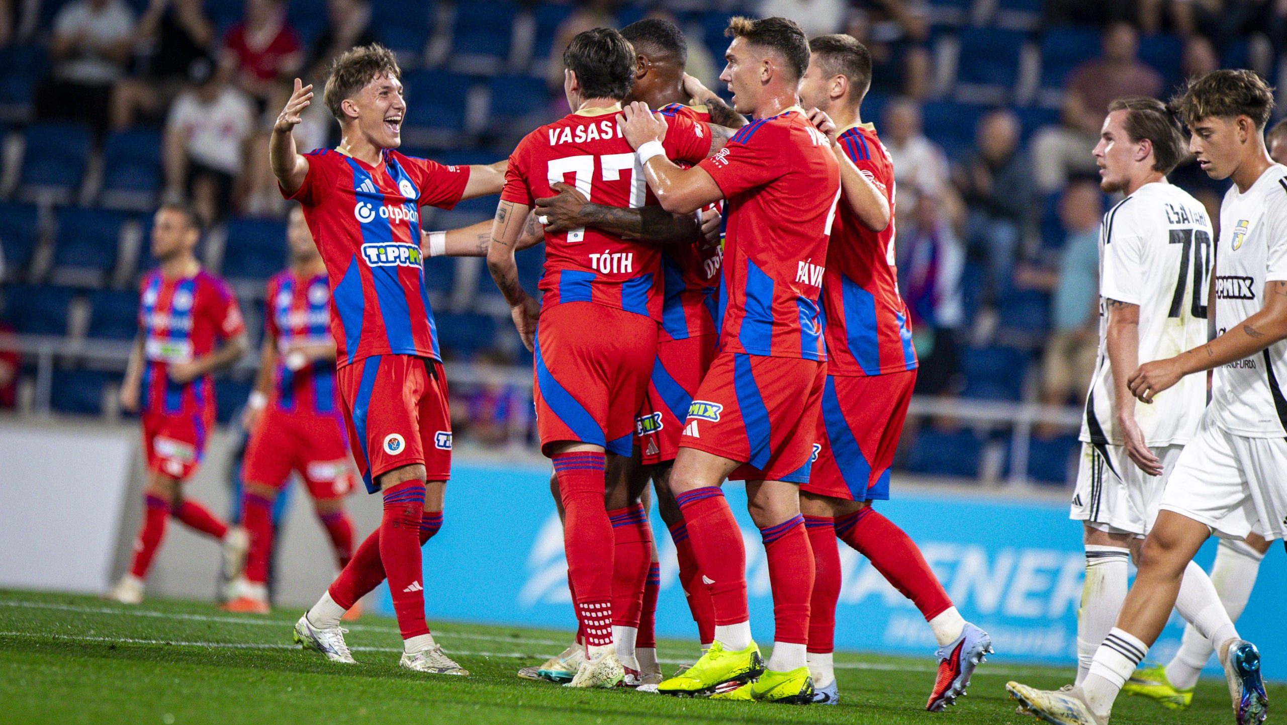 Gólzápor és dráma: A Vasas nyerte az őrült NB II-es rangadót - videó