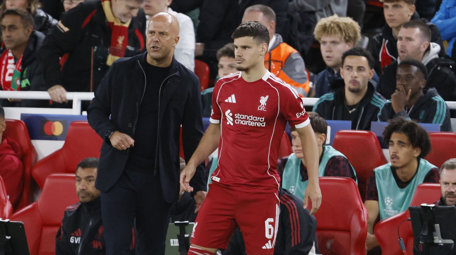 Angol Ligakupa: Slot furcsa döntése nem vált be, Kerkezzel a soraiban ismét kikapott mumusától a Liverpool - videó