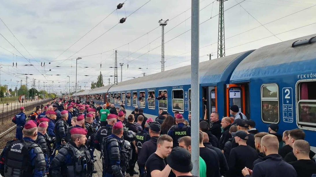 A MÁV-vezér is megszólalt a Fradi-szurkolók vonatbotrányáról: "Csak osztrák döntésen múlt, hogy nem juthattak el a meccsre"