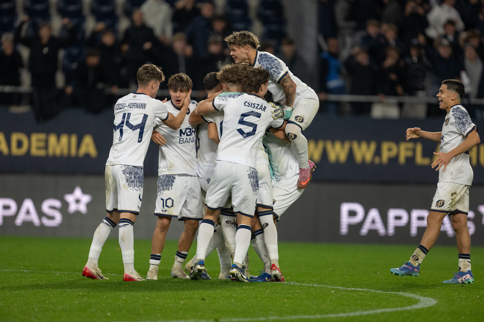 Ifi BL: A Puskás drámai meccsen, 10 emberrel, 11-esek után harcolta ki a továbbjutást a románok ellen