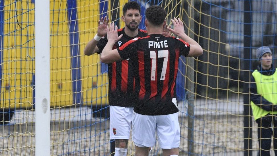 Felkészülés: Három gólt és három kiállítást hozott a paprikás DAC-Honvéd, Medgyes döntött - videó