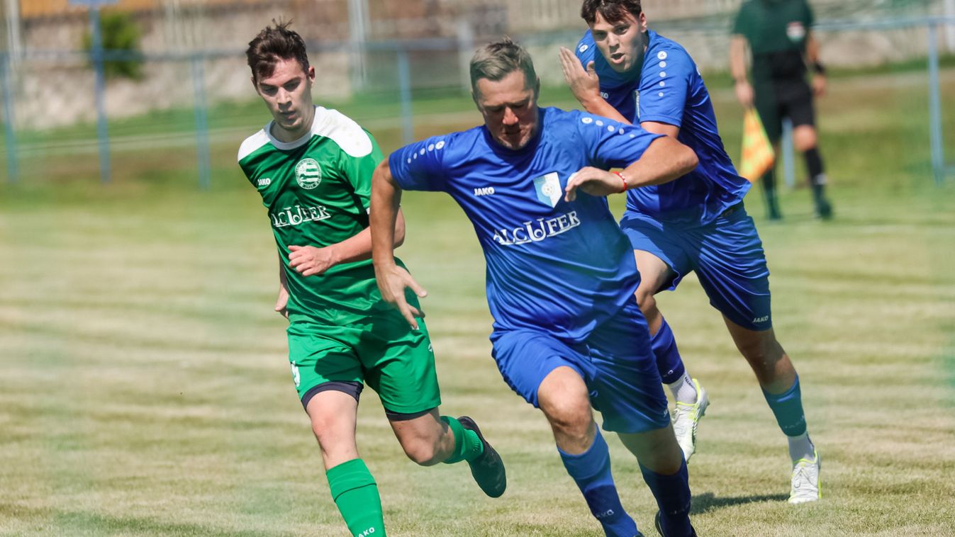 51 évesen szerzett parádés gólt Vincze Ottó: A félpályáról talált be a magyar bajnokin - videó