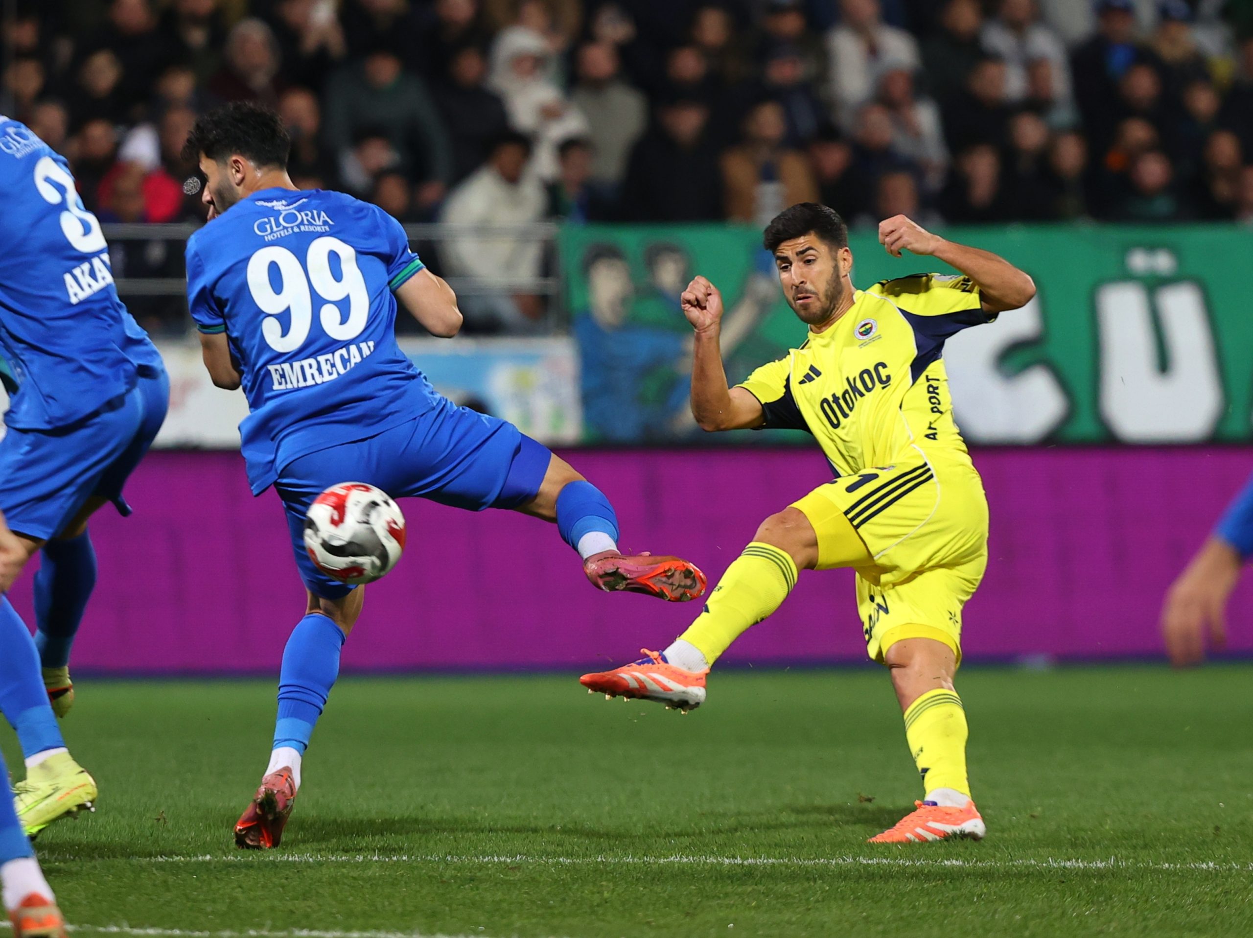 Fener-Fradi: Magyar játékos hibája is mutatja, mire kell majd nagyon figyelnie az FTC-nek - videók