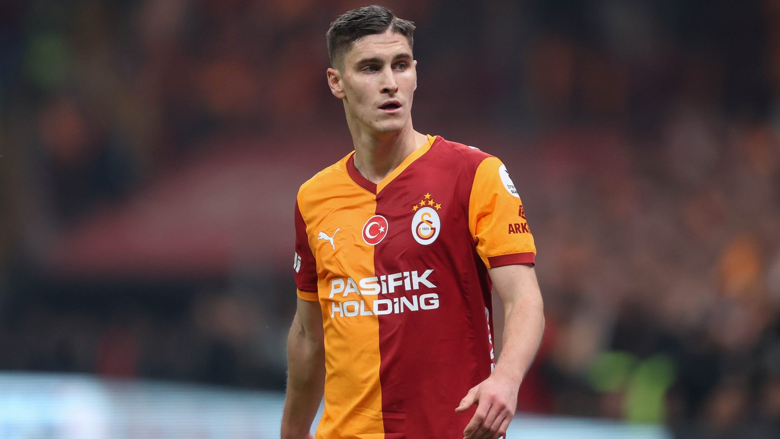 Légiósok: Sallai azonnali piros lapot kapott, fejberúgás miatt állították ki - videó