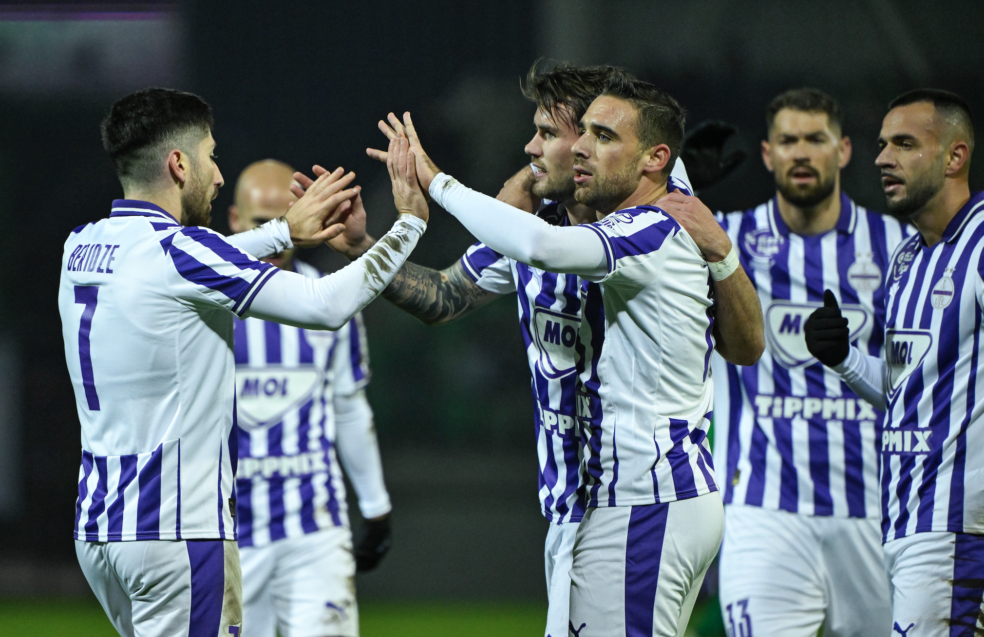 Krznar ment, a siker jött: A "felmagyarosított" Újpest elintézte a Paksot - videó