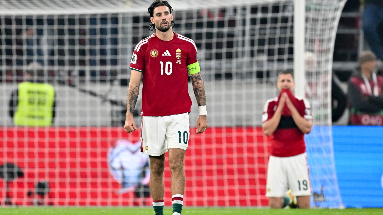 Trágár üzenet Szoboszlainak a tv-stúdióban: “Ezt neked te liverpooli k…csög! - videó