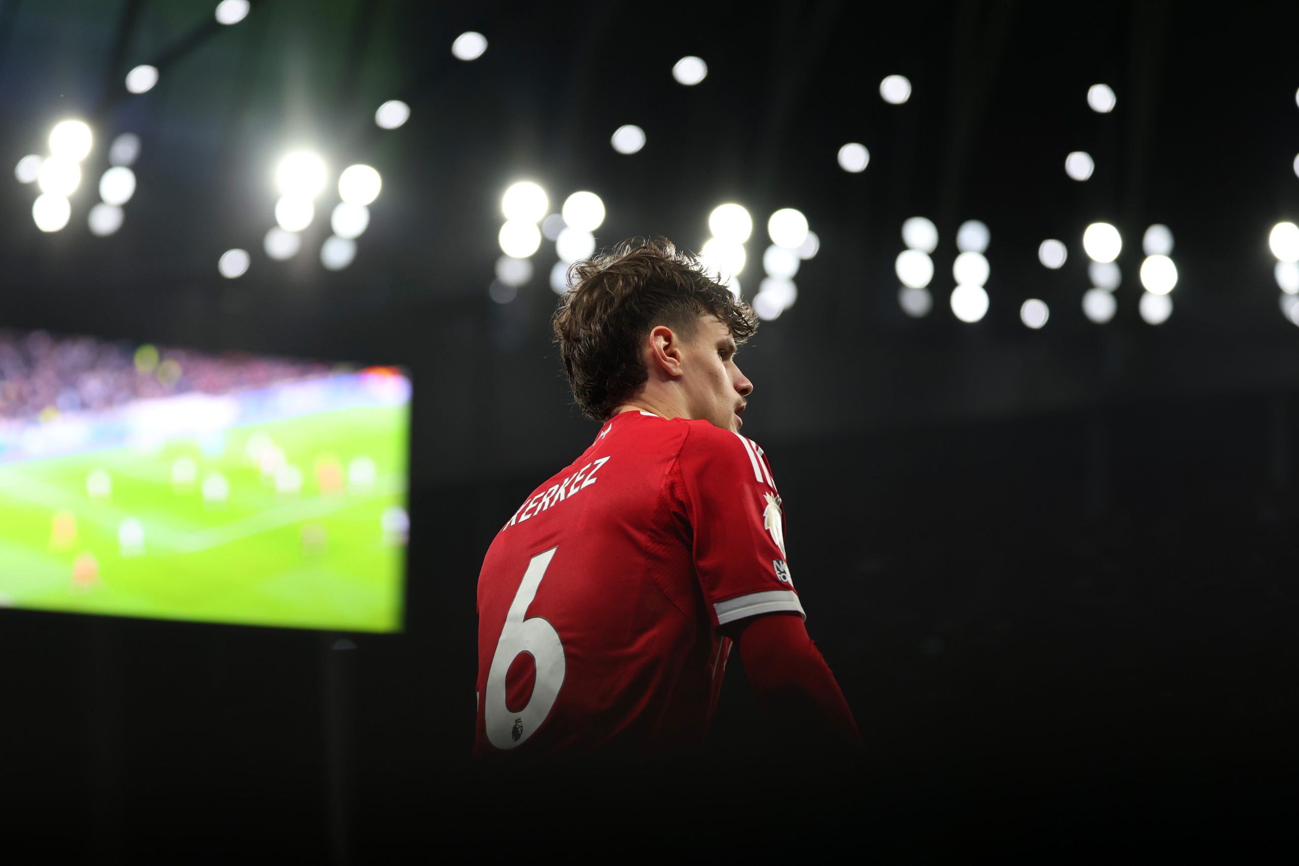 "Szörnyen elbánt Kerkezzel" - még az ellenfél ex-sztárja is a Liverpool magyarját védi