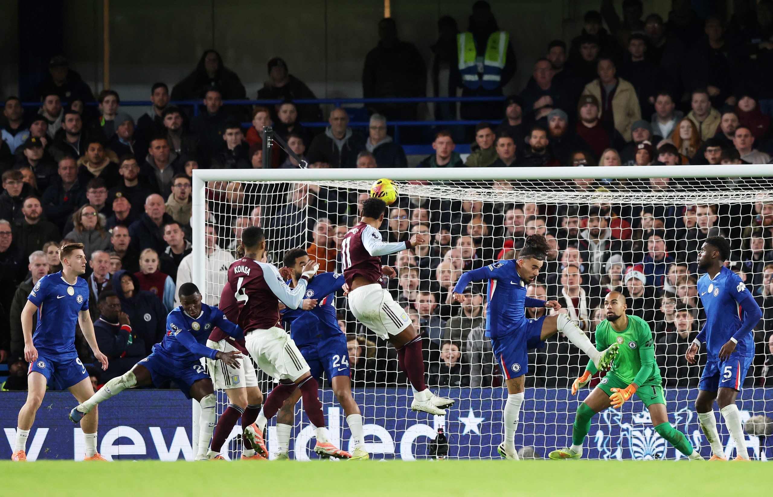Premier League: A Chelsea előnyből bukta el a rangadót, így az ellenfele maradt az aranycsatában