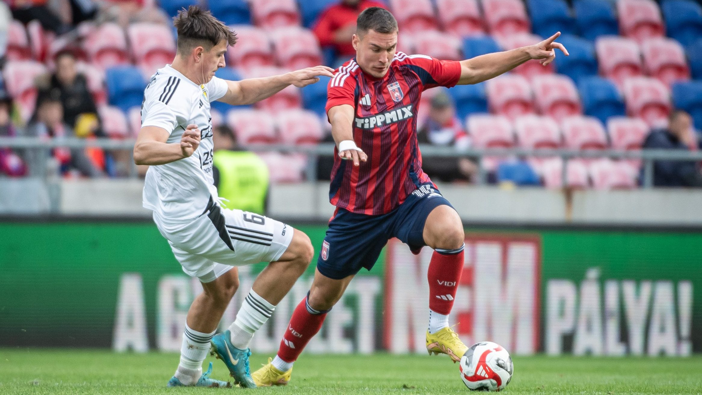 Megerősítve: Hét bajnoki után távozott a Vidi támadója - hivatalos