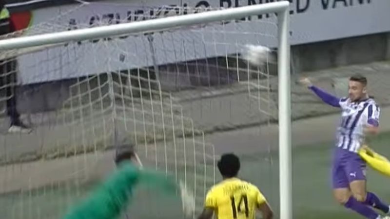 Ha ezt Dárdai is látta...Őrületes Újpest-helyzet maradt ki 3 méterről - videó