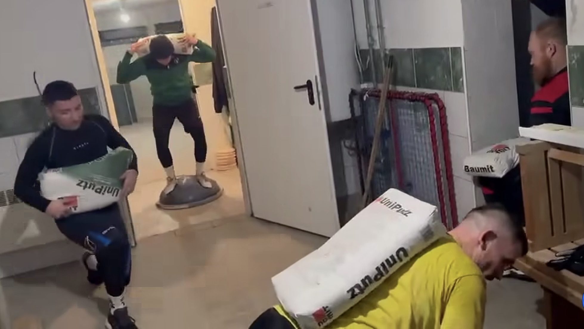 Óriási videó! Világszám a magyar futballcsapat kondiedzése!