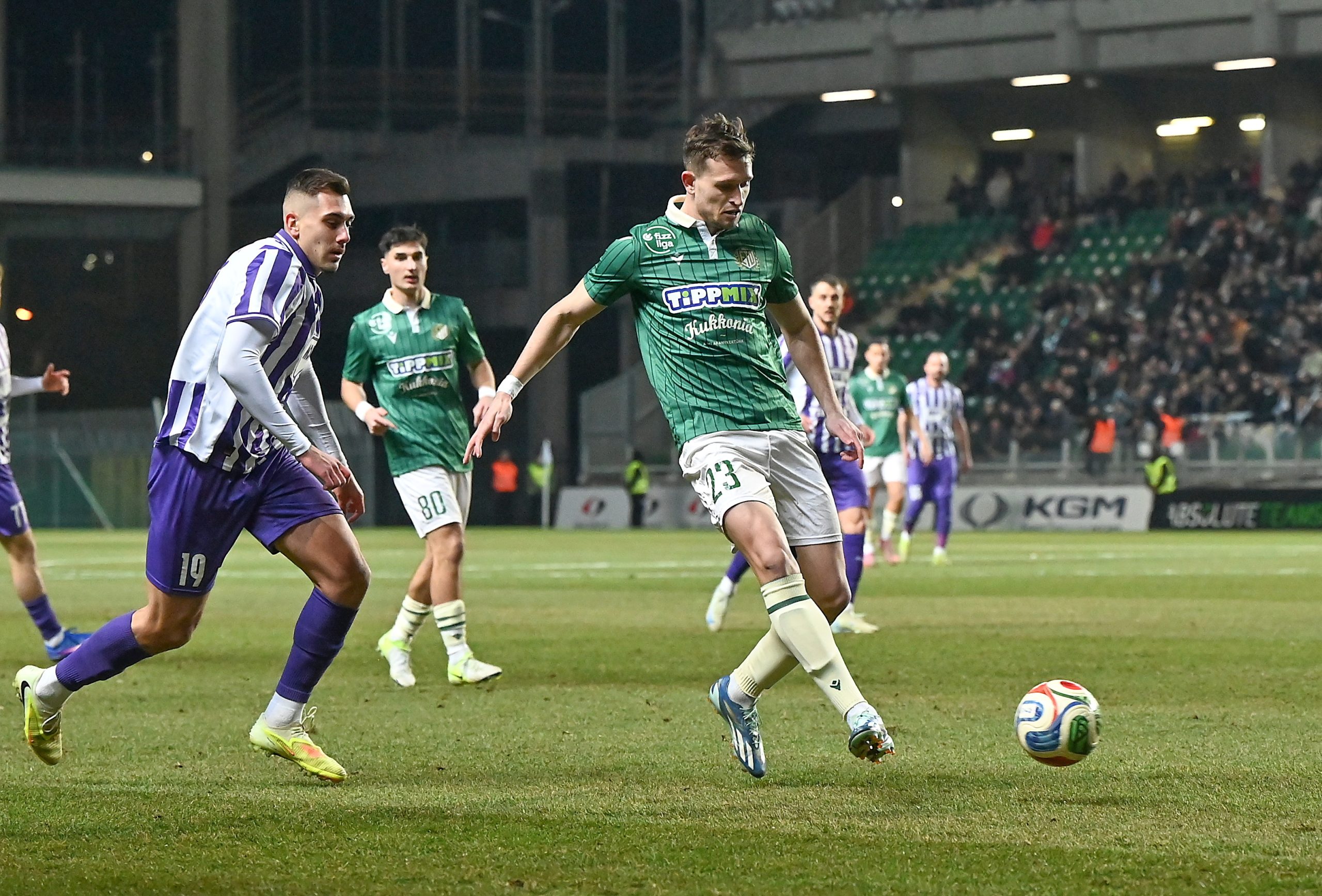 NB I: Az Újpest nem mindennapi góllal vezetett Győrben, de egy csocsós találat a vesztét okozta - videó