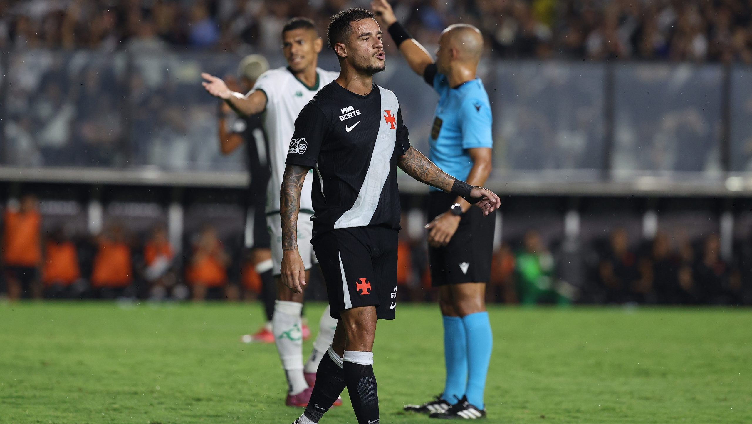 Coutinho váratlanul bedobta a törölközőt, Európa elitje sorban áll Sallai csapattársáért - külföldi körkép