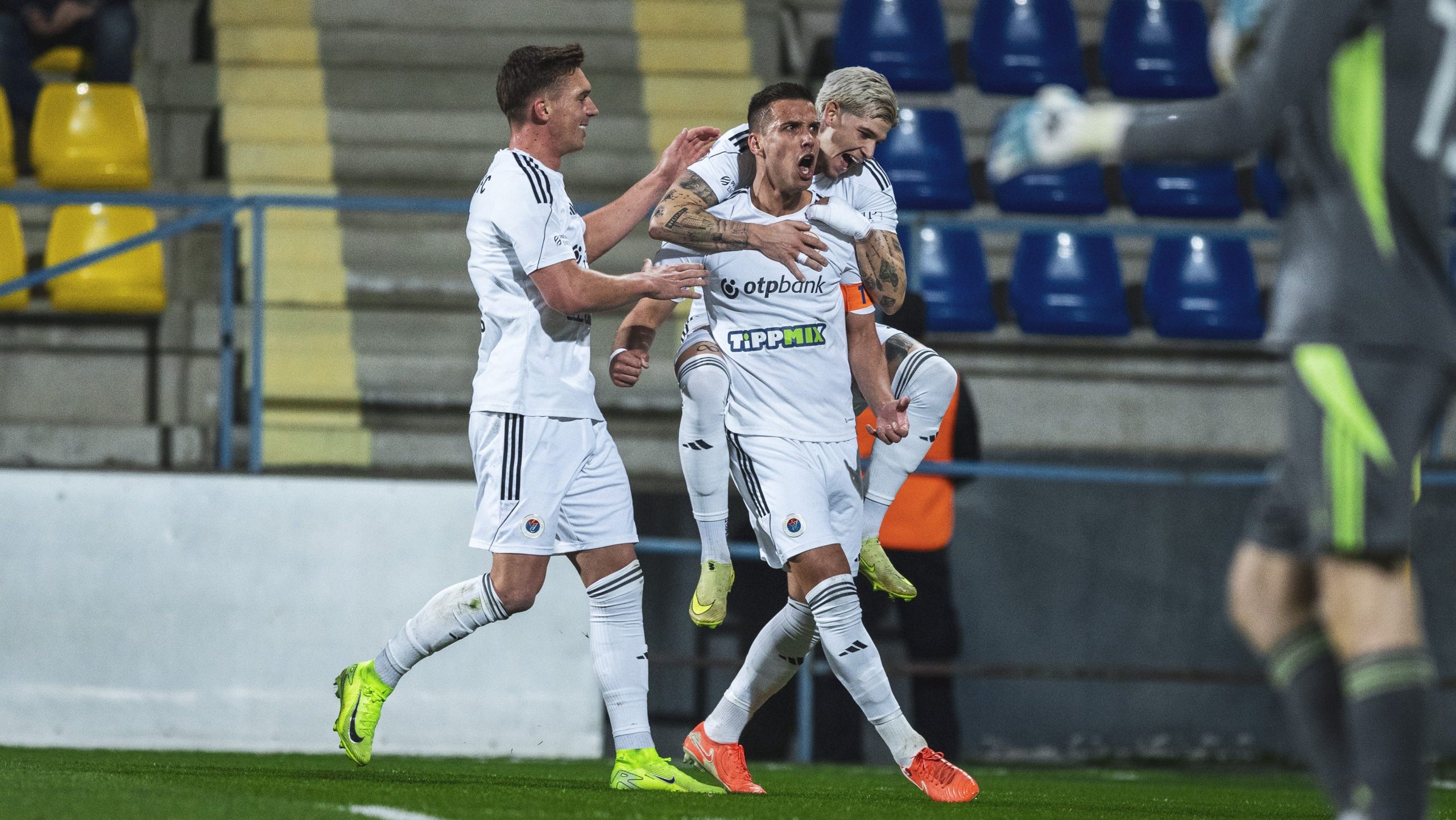 NB II: Nagyszerű gólokkal nyert a Vasas, és tovább tapad a Honvédra - videó