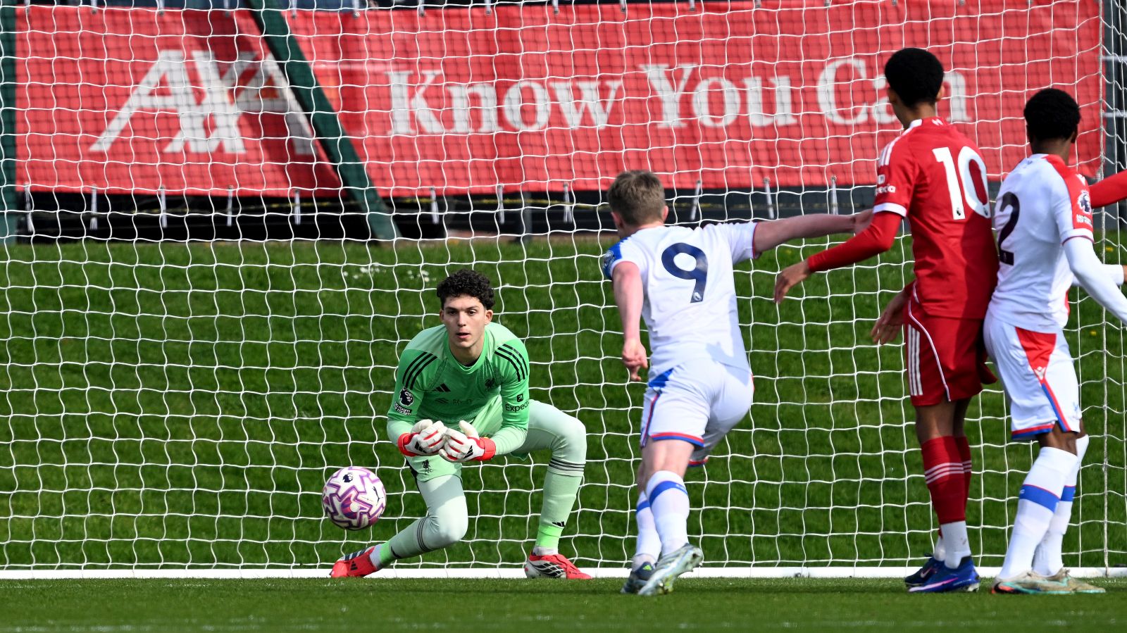 Légiósok: Pécsi öt gólt kapott Liverpoolban, de így is a legjobb volt - videó