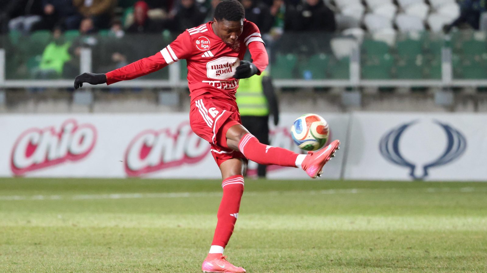 NB I-es futballista a leghasznosabb középpályások között