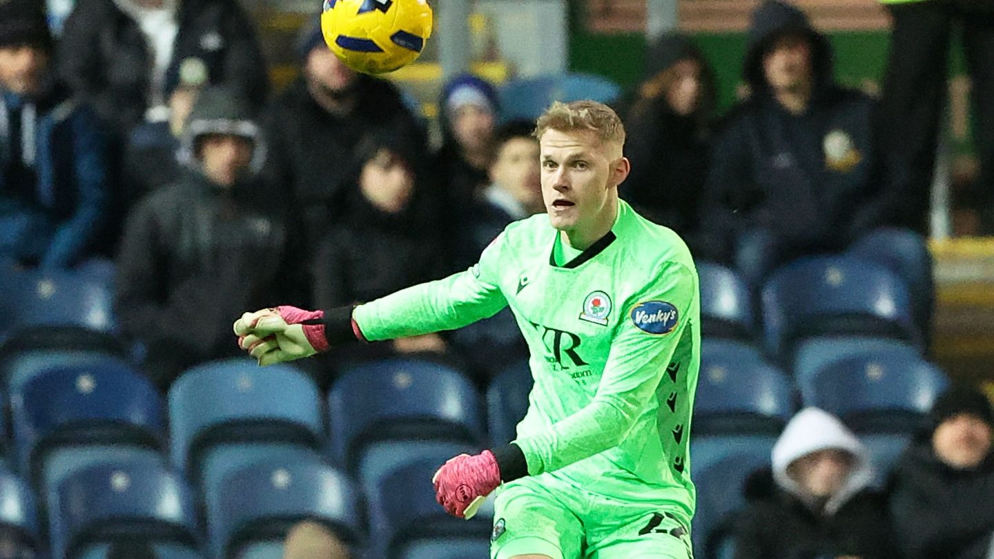 Videón Tóth Balázs elképesztő védése - angol klubja külön is kiemelte a "láthatatlan" bravúrt