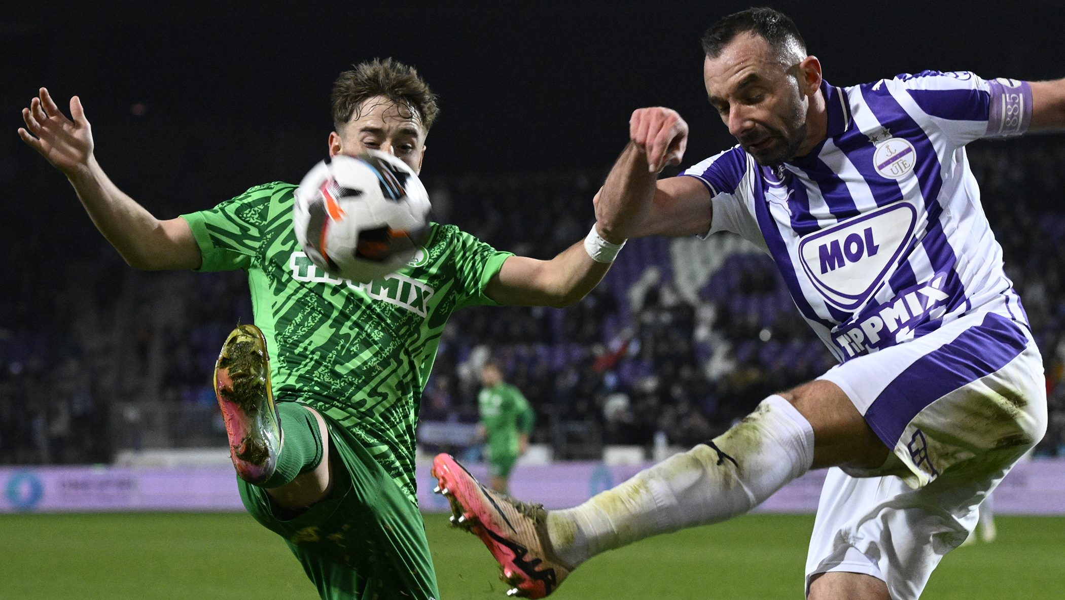 NB I: VAR-dráma és piros lap az Újpest-Paks meccsen