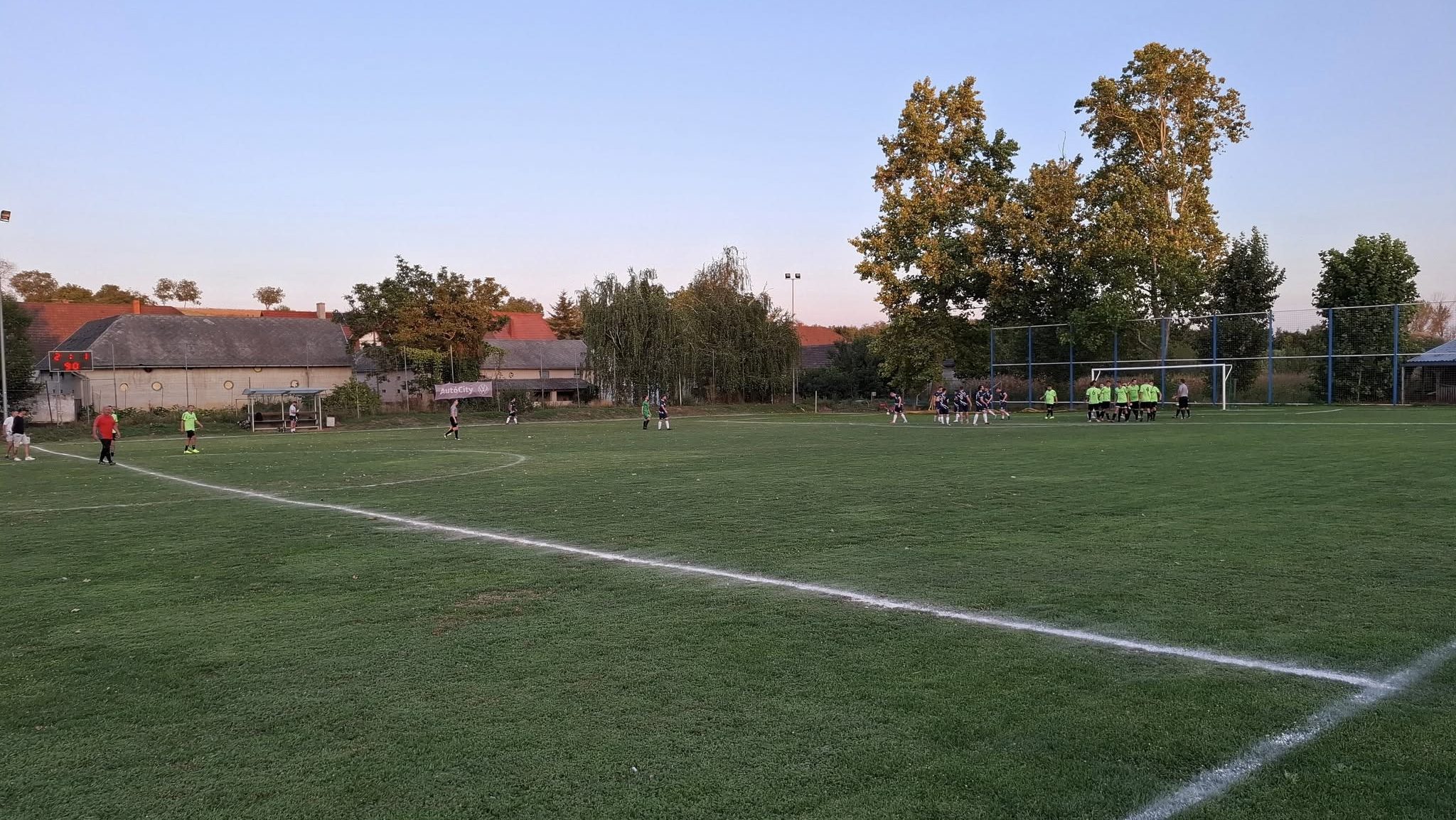 Magyar foci: Mégsem folytatták a káoszos meccset, ahol a bíró elszámolta a 11-eseket