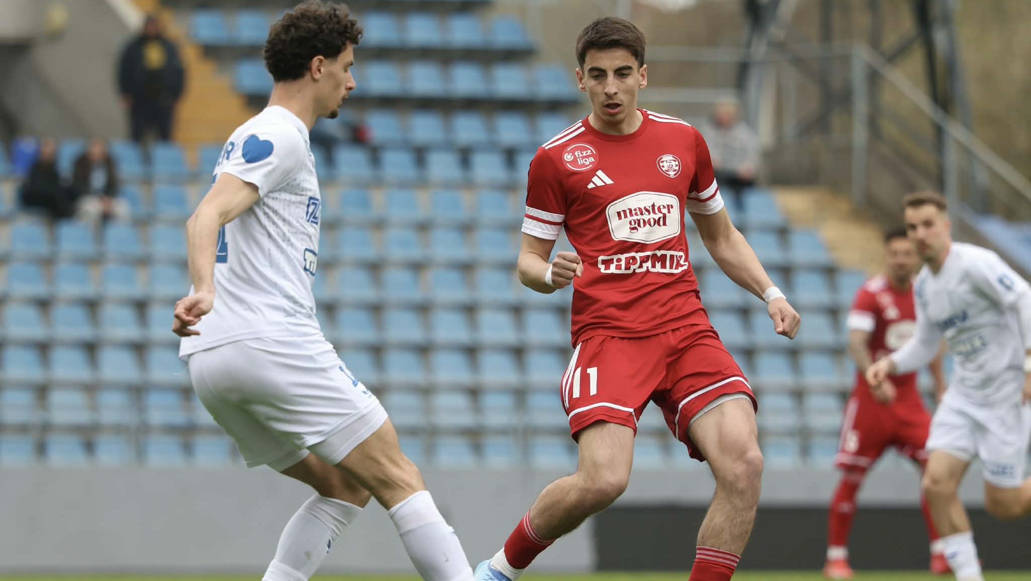 Dobogón a ZTE: Nagy kisvárdai kapushiba és góllal bemutatkozó magyar újonc szomorította Révészéket - videó